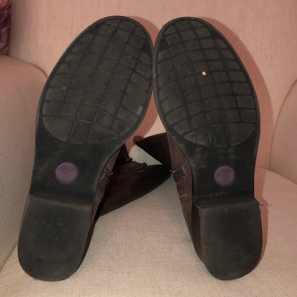 Boots - Picture 4 of 6